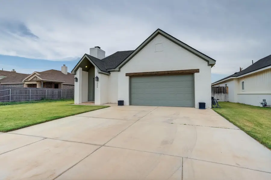 909 N Grover Avenue, Lubbock, TX 79416 - #2