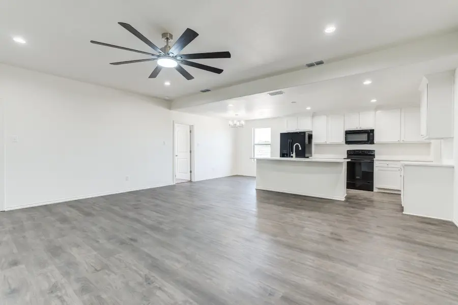 925 E Fordham Street, Lubbock, TX 79403 - #2