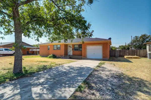 412 Hicks Place, Levelland, TX 79336
