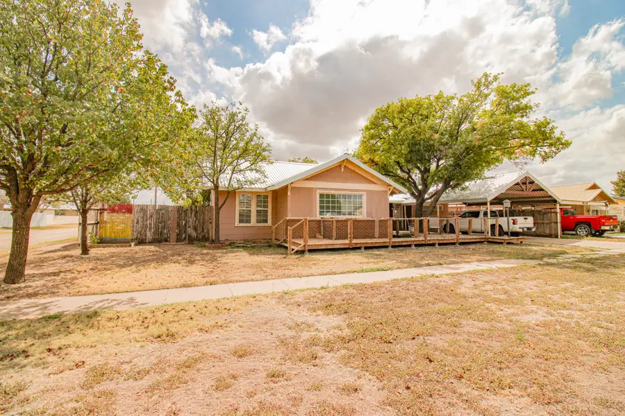 1120 Tilford Avenue, Ralls, TX 79357 - #2