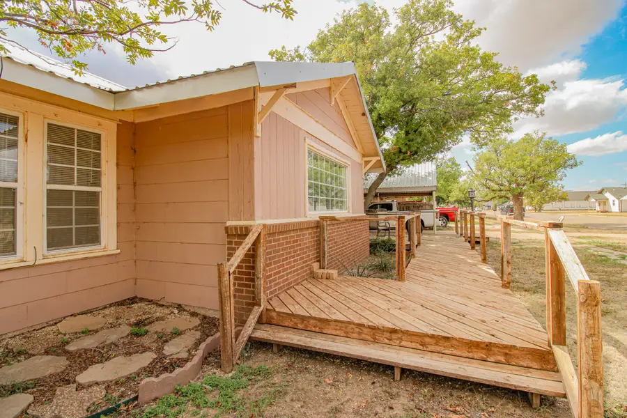1120 Tilford Avenue, Ralls, TX 79357 - #3