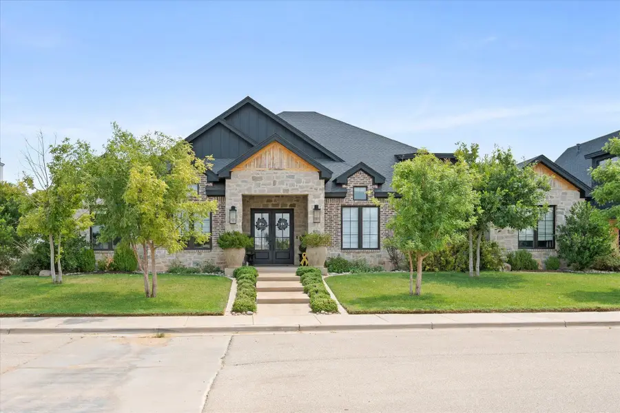 611 N 12th Street, Wolfforth, TX 79382 - #2
