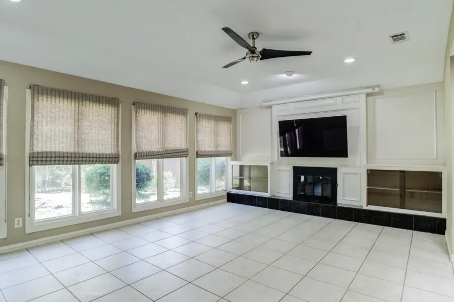 9604 Savannah Avenue, Lubbock, TX 79424 - #3