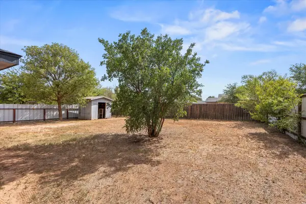 1704 Aberdeen Avenue, Wolfforth, TX 79382