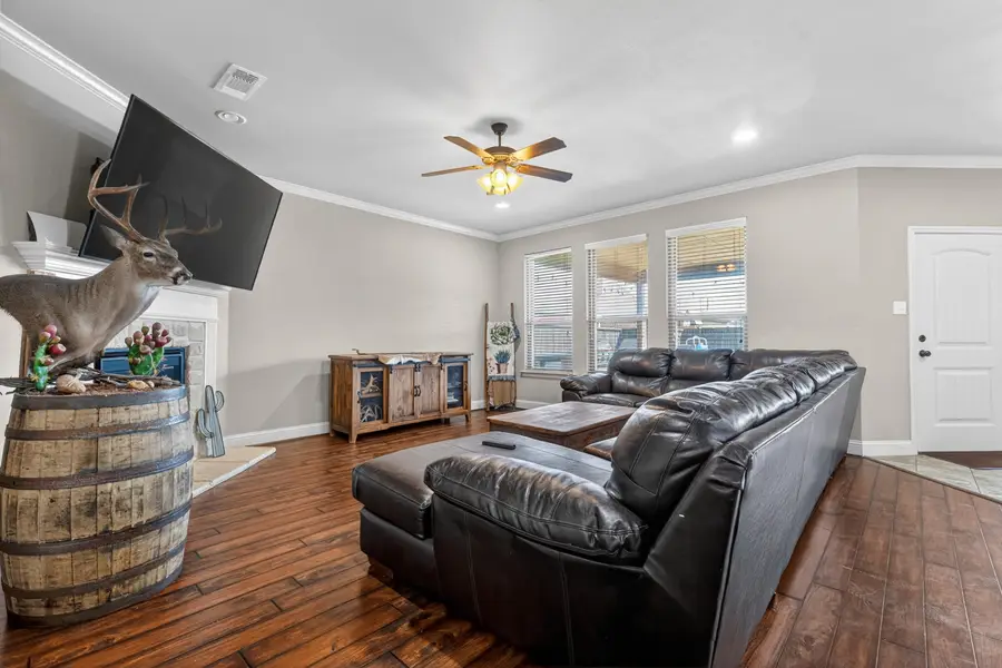 306 Hampshire Avenue, Wolfforth, TX 79382 - #3
