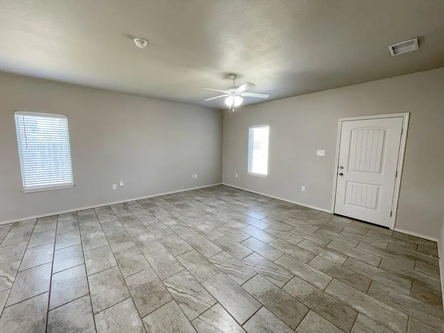 11206 Akron Avenue, Lubbock, TX 79423 - #2
