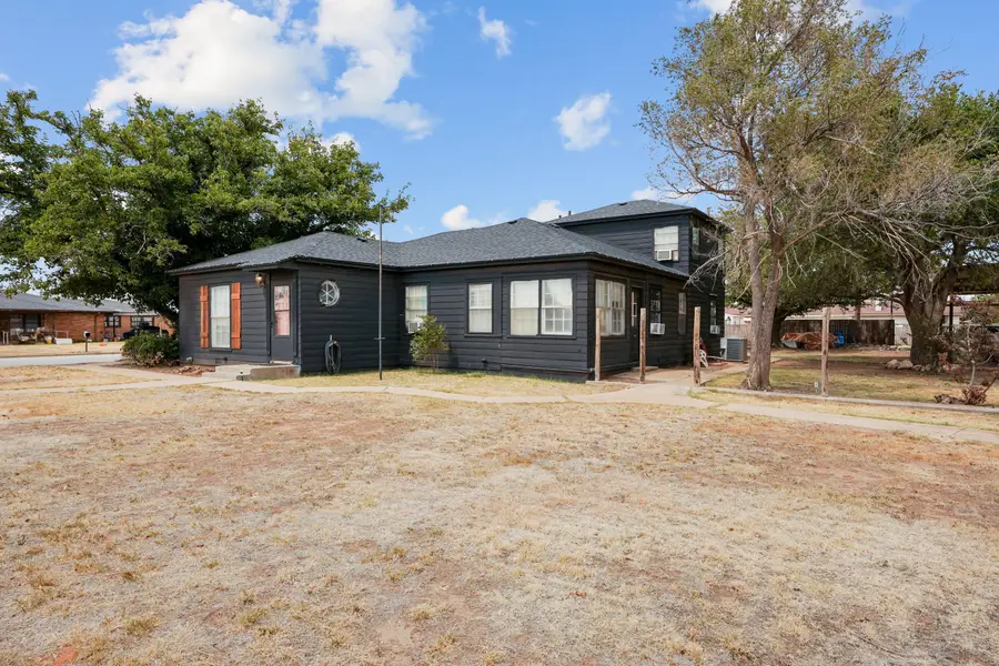 101 Watts Avenue, Ralls, TX 79357 - #2