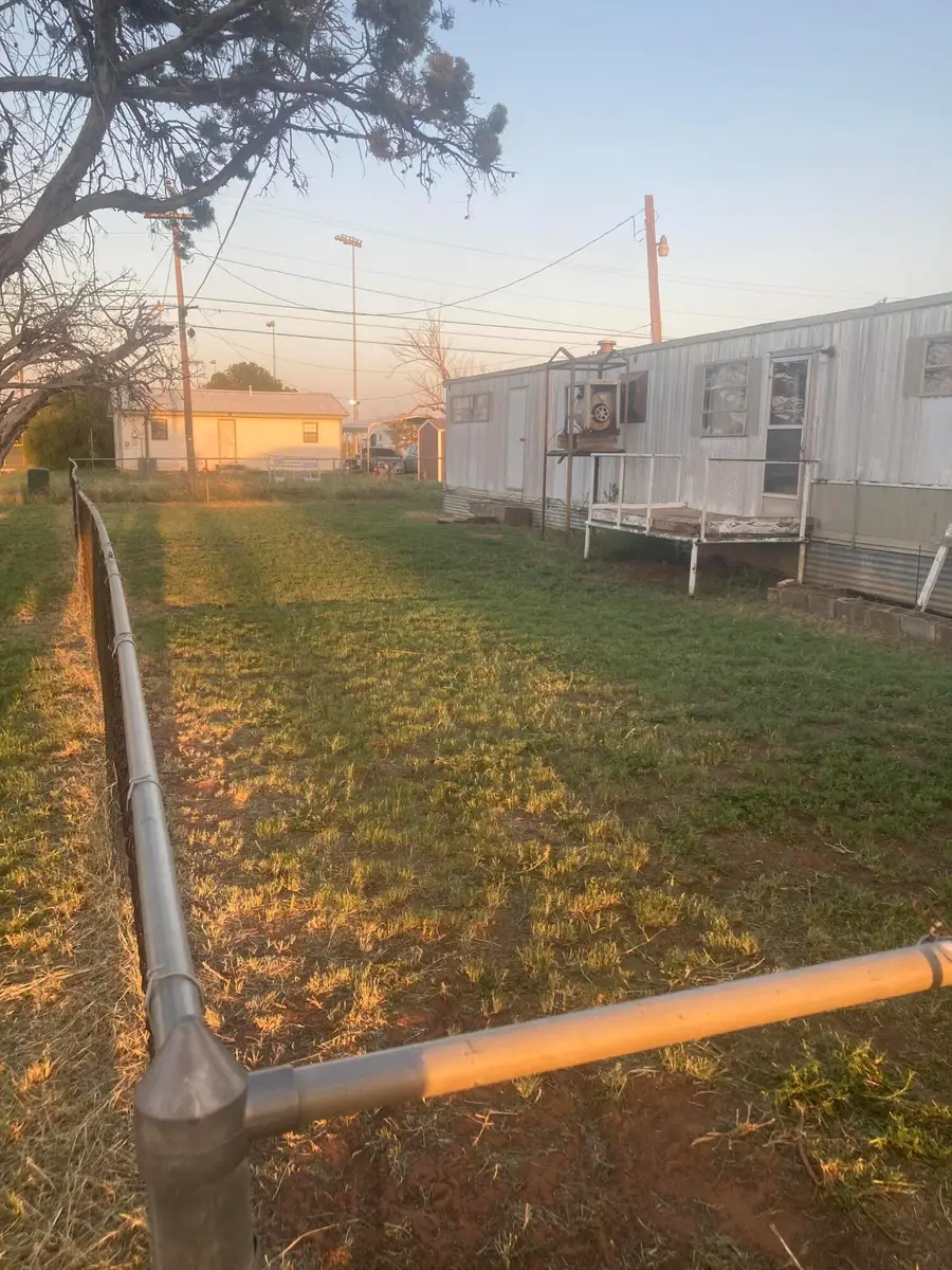 1202 S 3rd Street, Brownfield, TX 79316 - #2