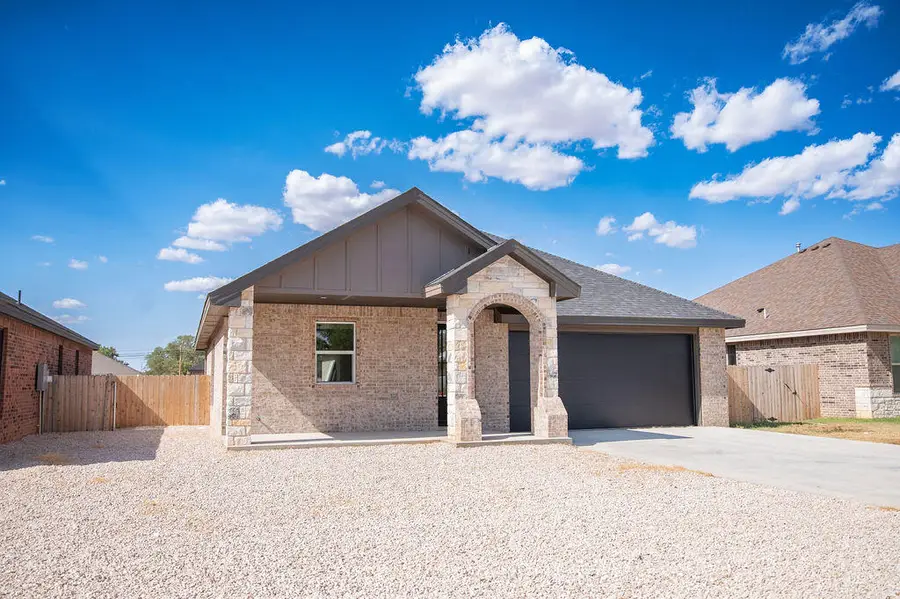 402 W 5th Street, Denver City, TX 79323 - #3