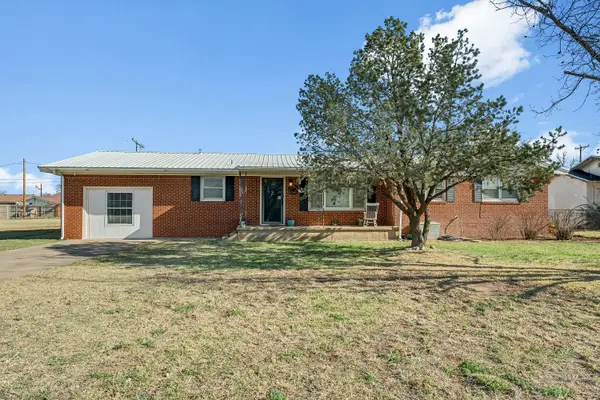 707 12th Street, Shallowater, TX 79363