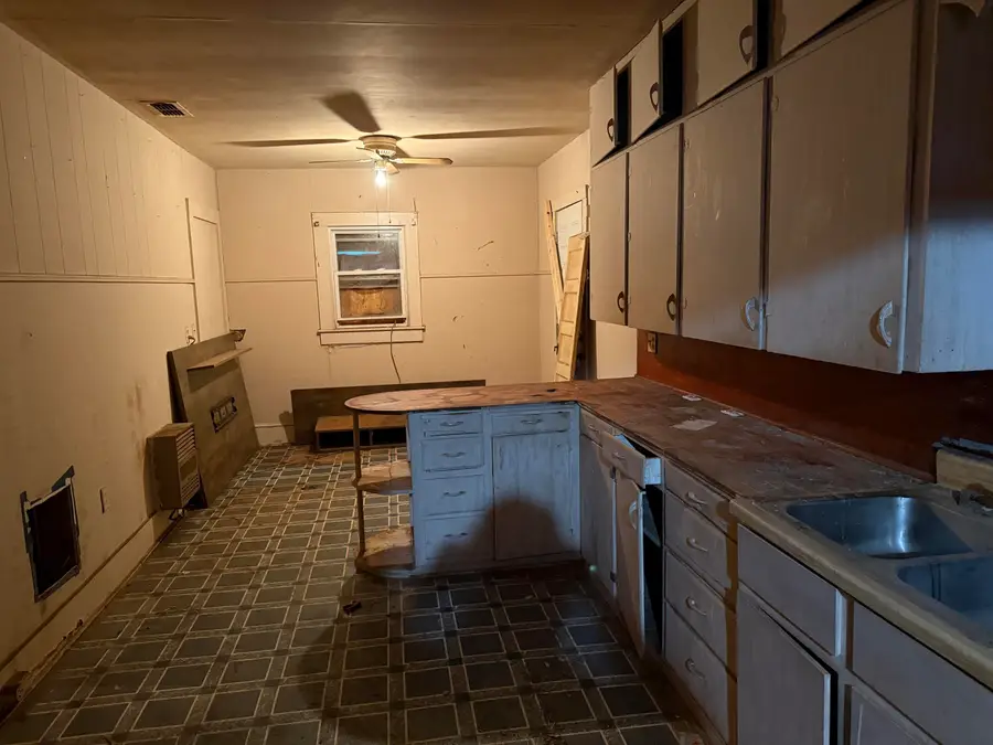 430 S Emerald, Crosbyton, TX 79322 - #3