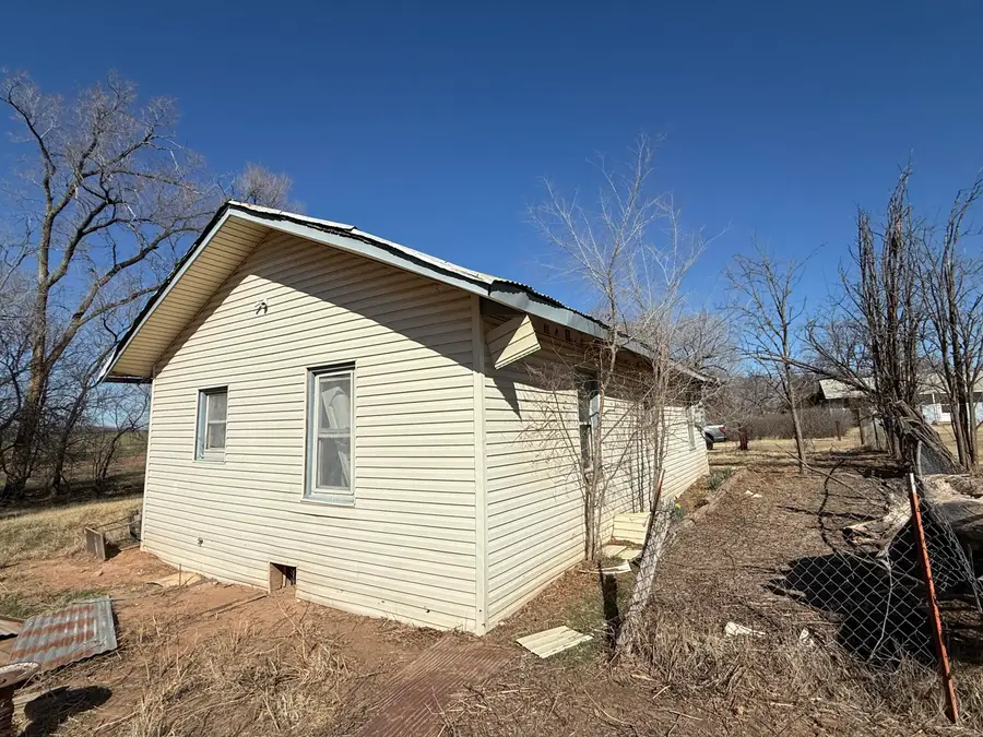 1820 Bradford Street, Memphis, TX 79245 - #2