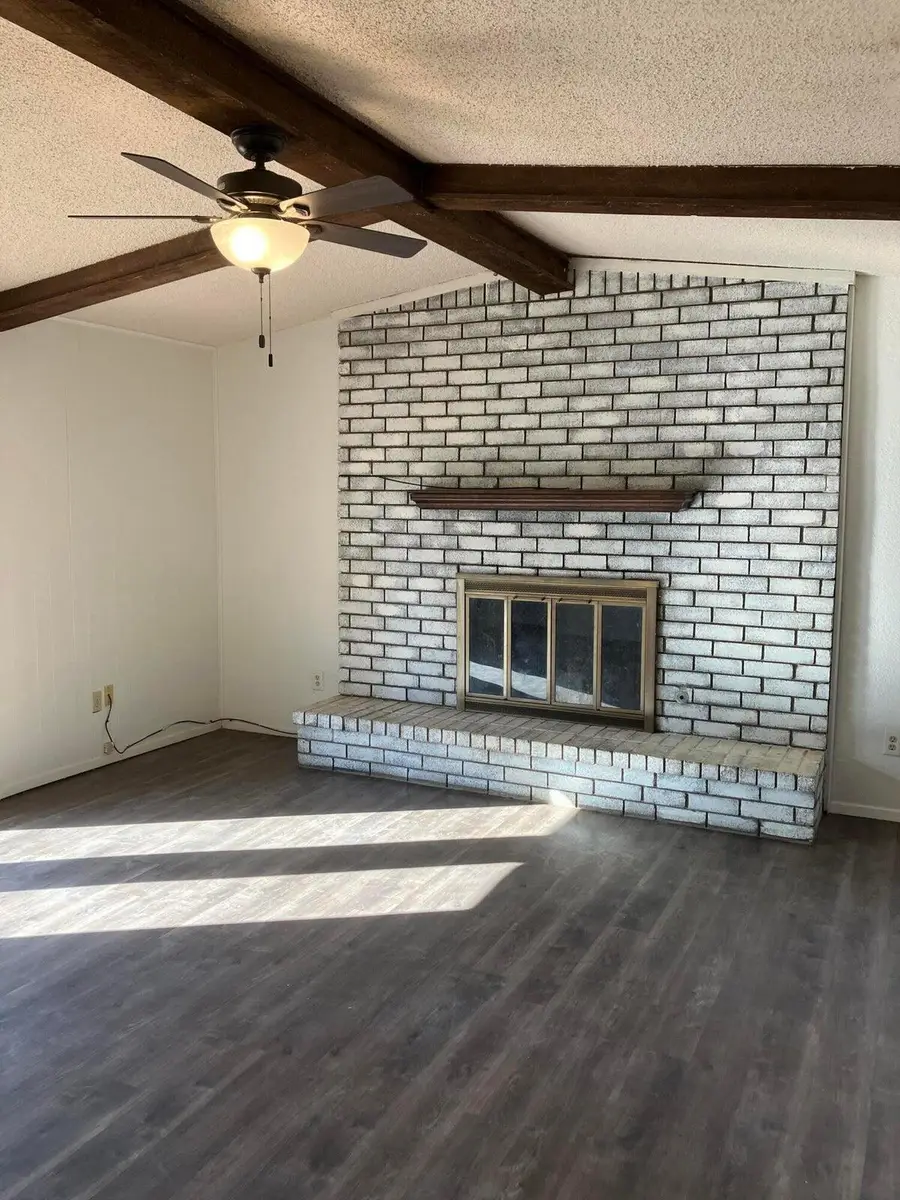 2903 Mesa Drive, Plainview, TX 79072 - #2