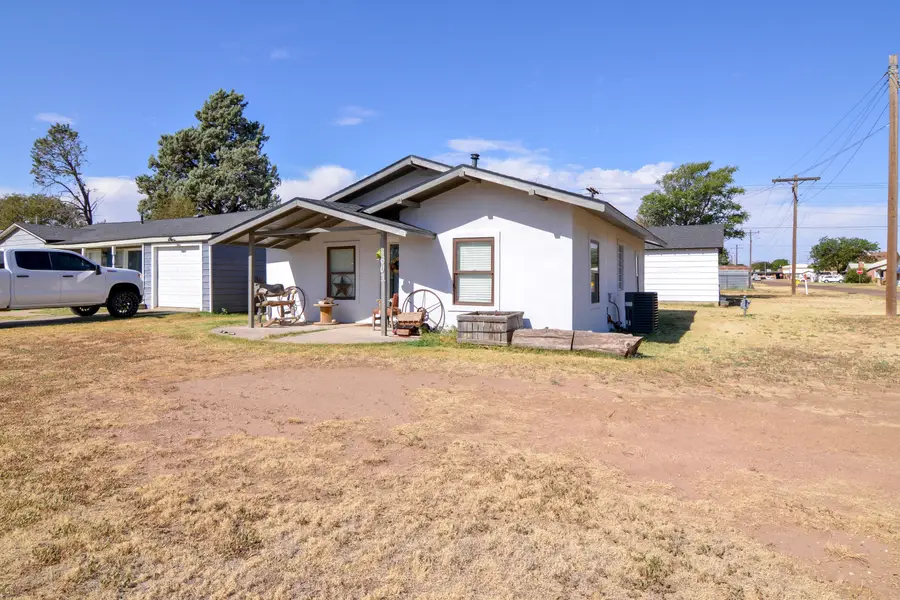 601 Locust Street, Idalou, TX 79329 - #2
