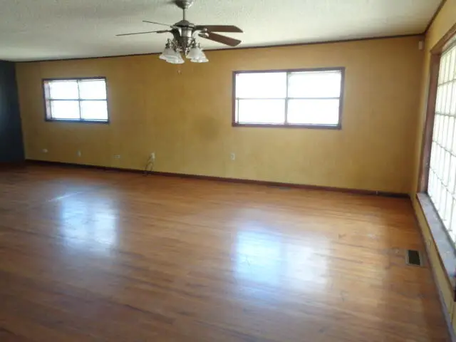 1015 Raleigh Street, Plainview, TX 79072 - #2
