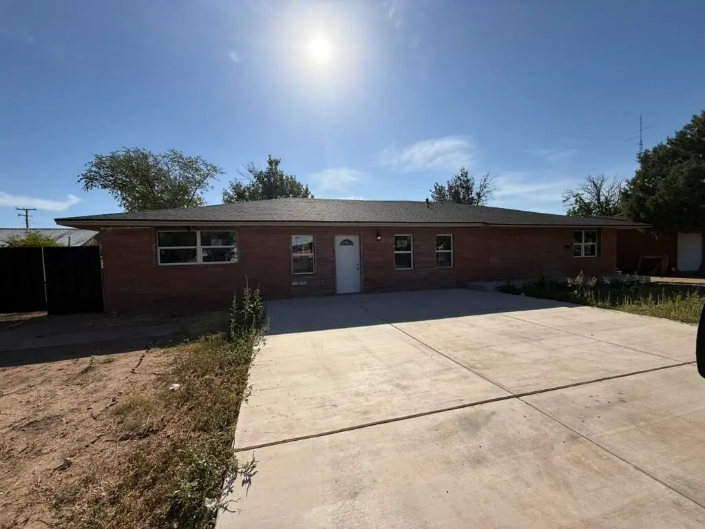 520 N El Paso Avenue, Tulia, TX 79088 - #1