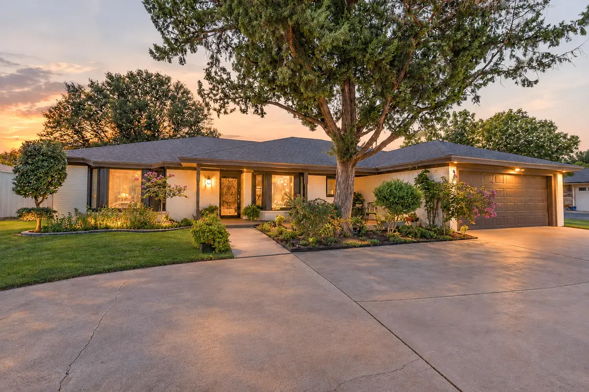 8006 Utica Avenue, Lubbock, TX 79424 - #1