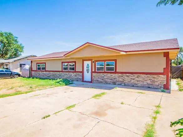1104 East Tahoka Road, Brownfield, TX 79316