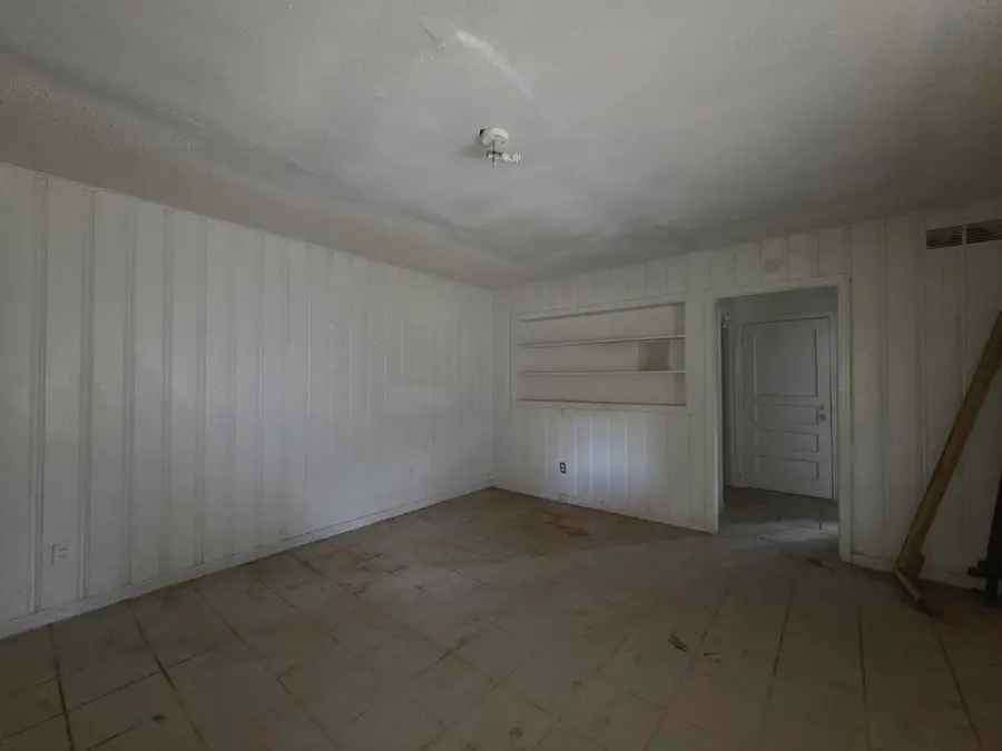 6112 Avenue Q, Lubbock, TX 79412 - #2