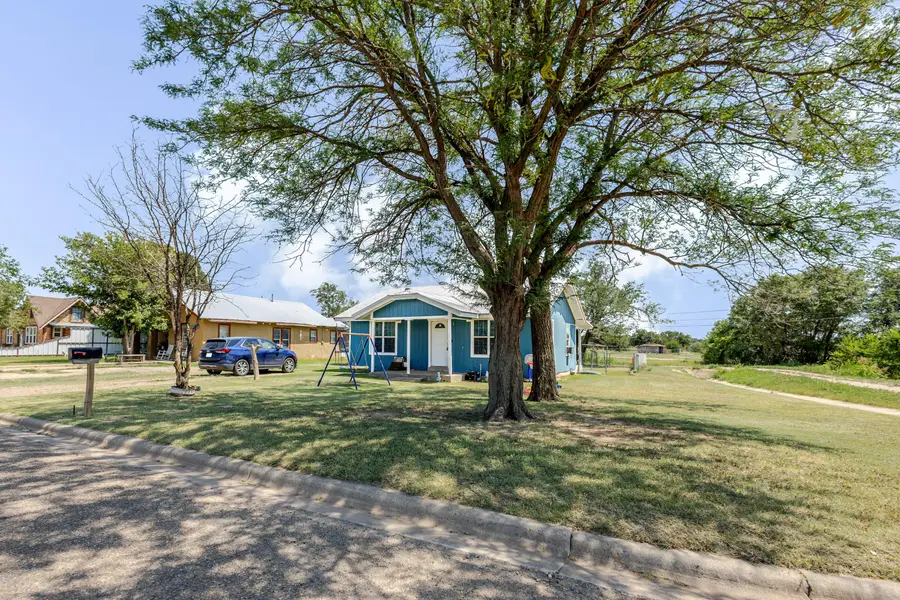 1309 W 23rd Street, Plainview, TX 79072 - #2