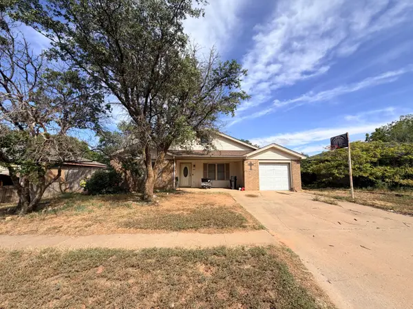 1804 Aberdeen Avenue, Wolfforth, TX 79382