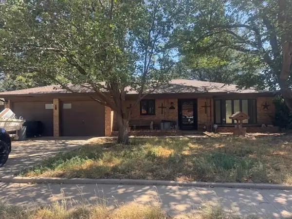 8011 Clinton Avenue, Lubbock, TX 79424