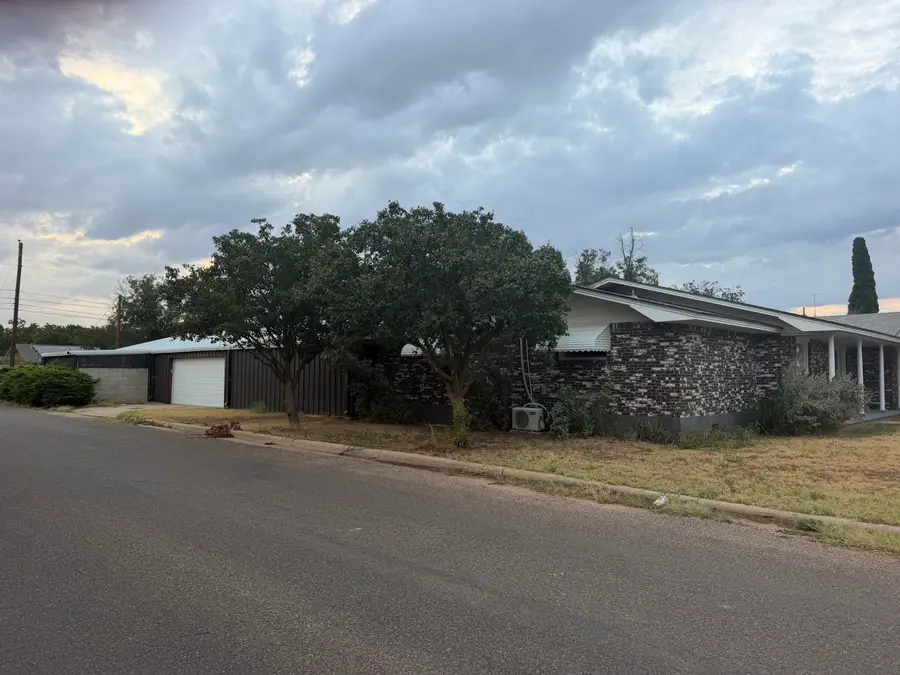 2108 S 6th Street, Lamesa, TX 79331 - #2