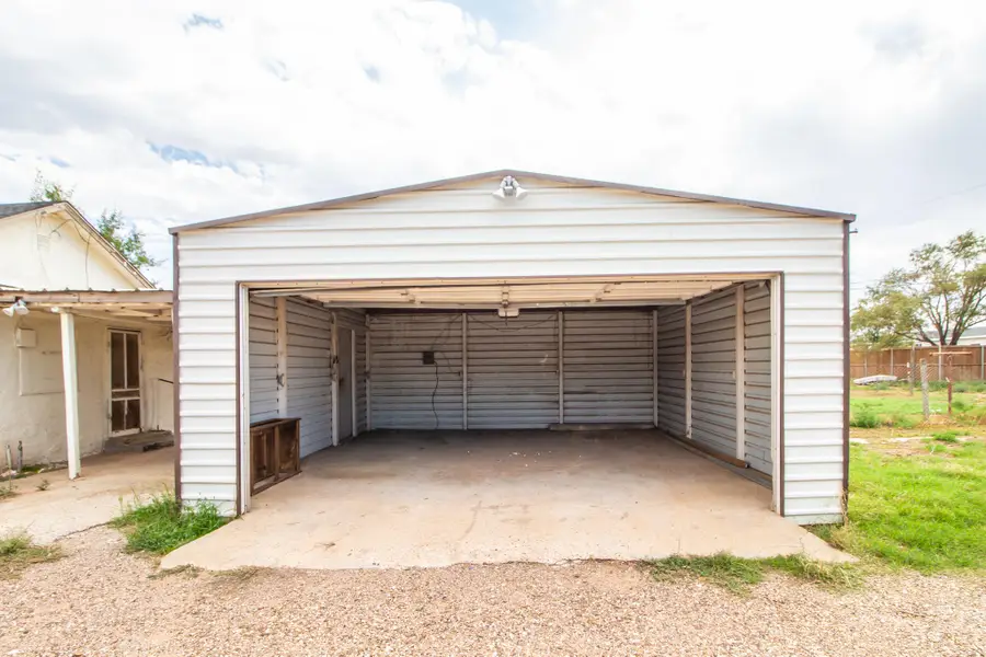 1305 S 9th Street, Slaton, TX 79364 - #3