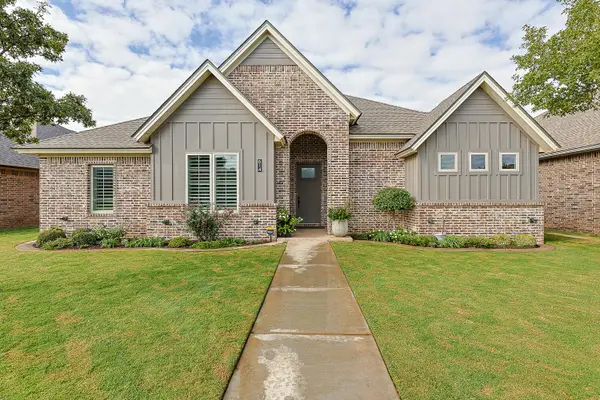 614 Calvin Drive, Wolfforth, TX 79382
