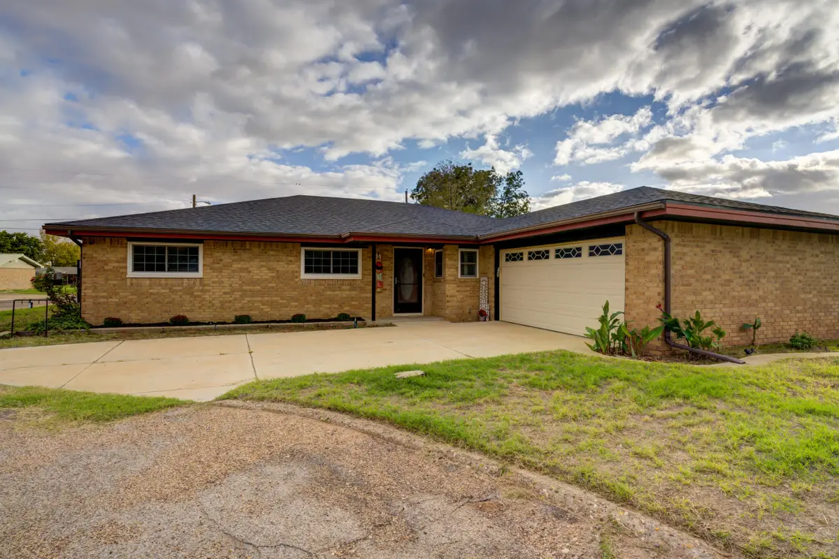 1410 2nd Street, Plains, TX 79355 - #1