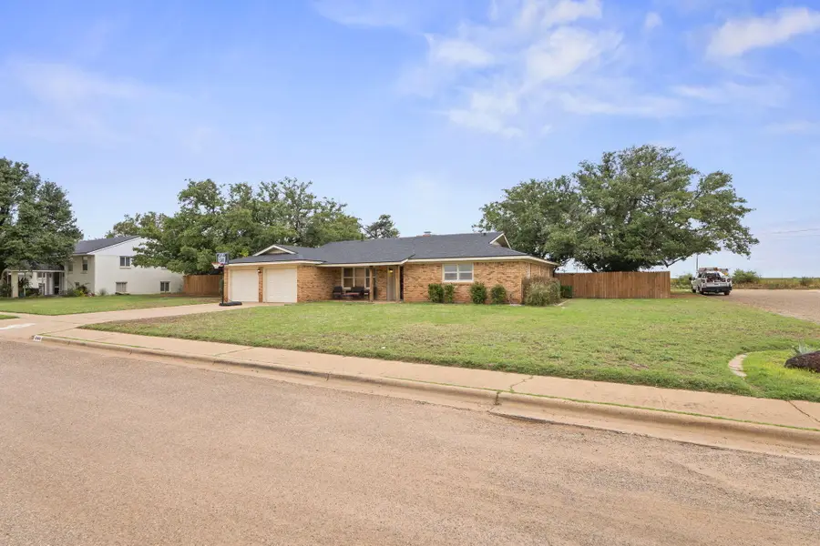 1900 N 8th Street, Tahoka, TX 79373 - #2