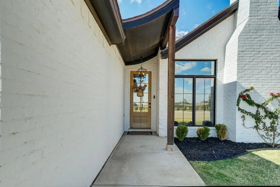 805 N 6th Circle, Wolfforth, TX 79382 - #3