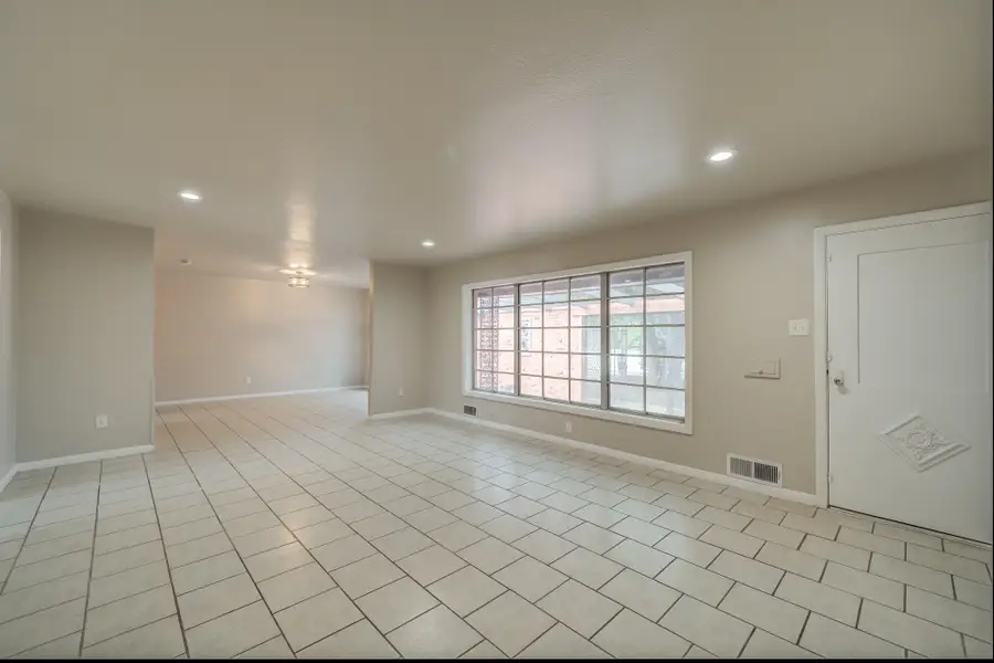 2213 33rd Street, Lubbock, TX 79411 - #3