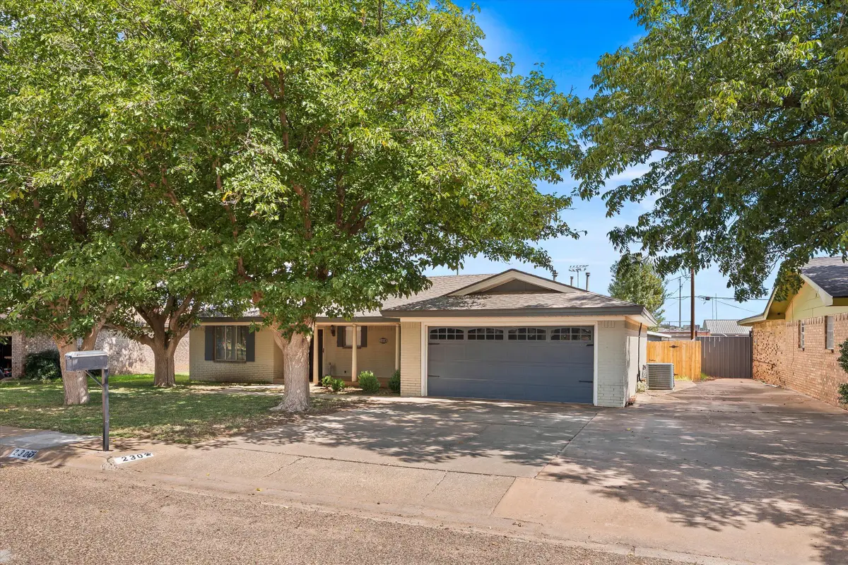230 N 22nd Street, Slaton, TX 79364 - #1