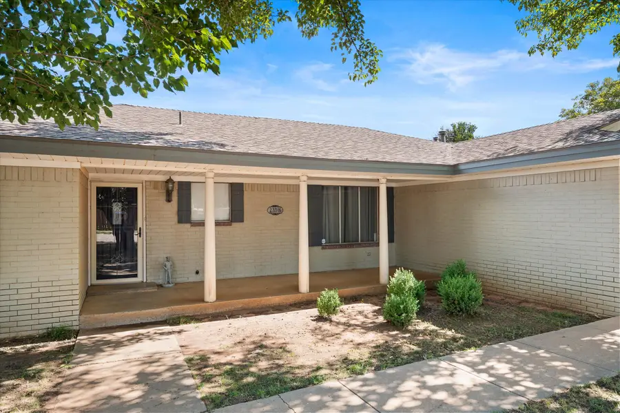 230 N 22nd Street, Slaton, TX 79364 - #3