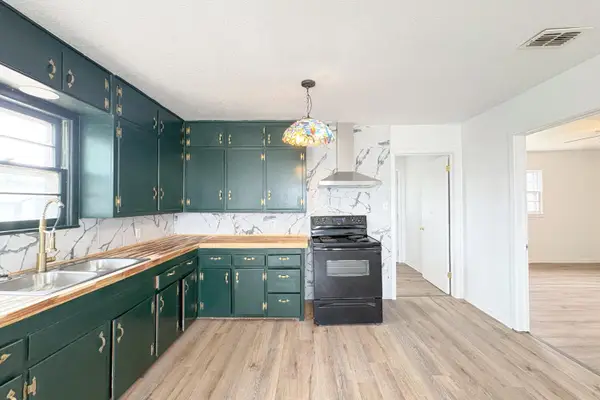 809 W 5th Street, Wolfforth, TX 79382