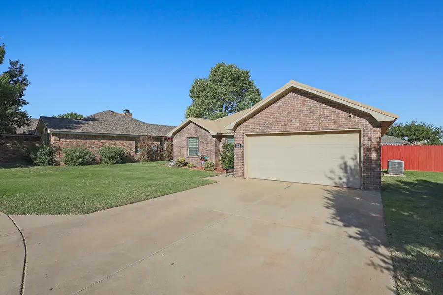 1308 Windsor Avenue, Wolfforth, TX 79382 - #3