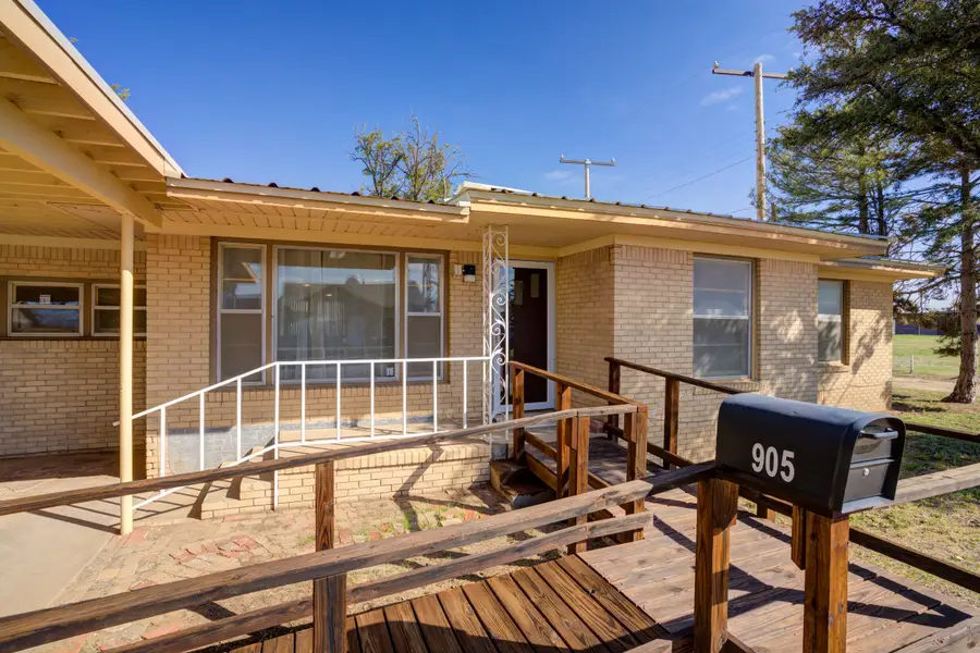 905 10th Street, Ralls, TX 79357 - #2