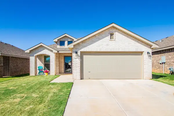 3207 Cottonwood Avenue, Wolfforth, TX 79382
