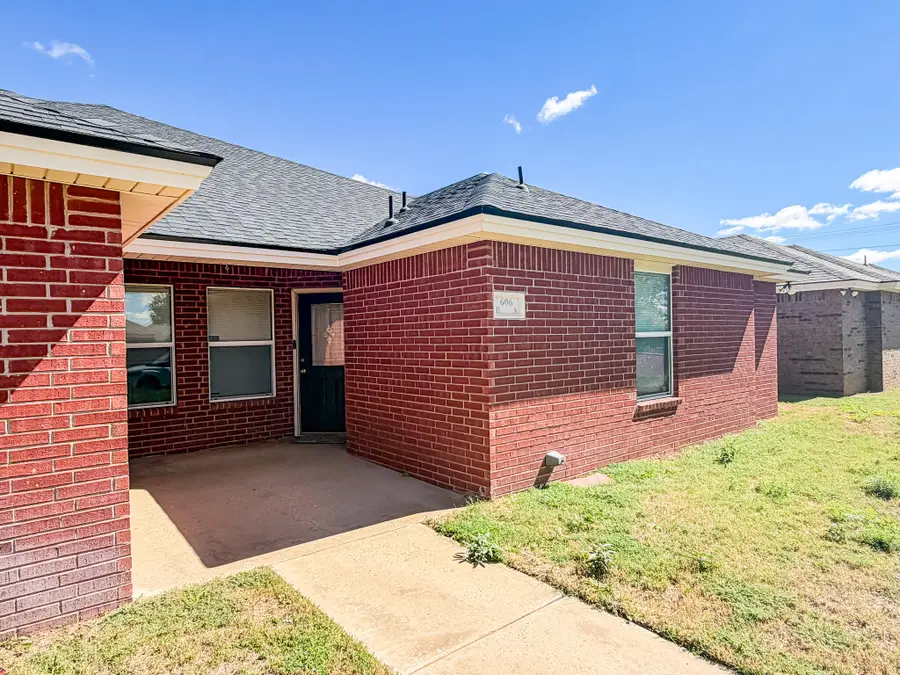606 N Bangor Avenue, Lubbock, TX 79416 - #2