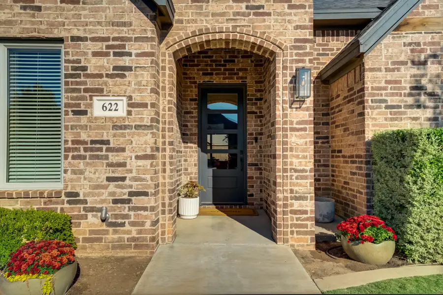 622 N 10th Street, Wolfforth, TX 79382 - #3