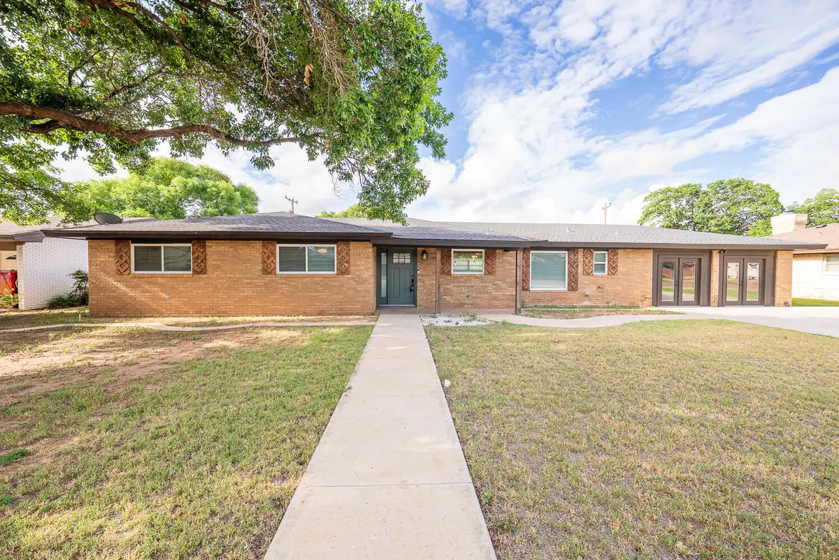 1304 8th Street, Shallowater, TX 79363 - #1
