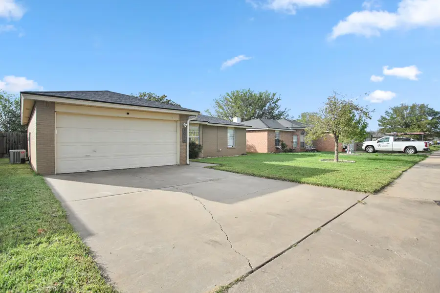 1016 Ironton Avenue, Lubbock, TX 79416 - #2