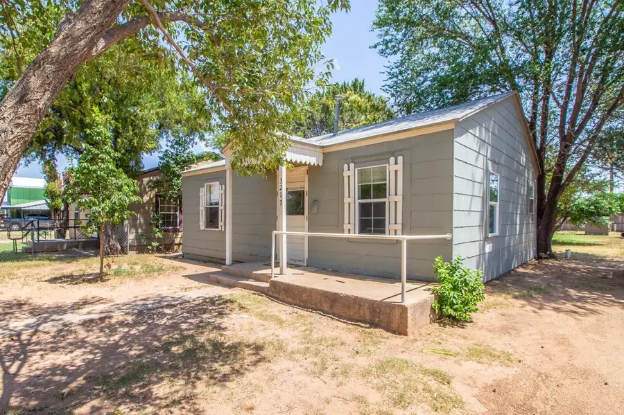 3217 Baylor Street, Lubbock, TX 79415 - #2