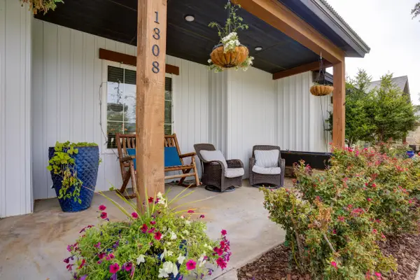 1308 Buckingham Avenue, Wolfforth, TX 79382