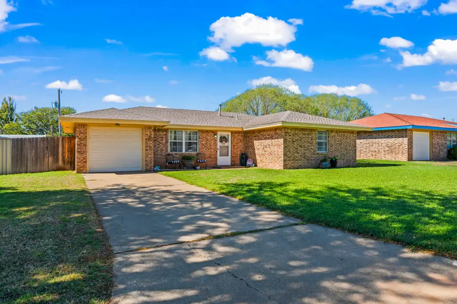 1007 Avenue H, Abernathy, TX 79311 - #2