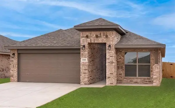 2008 Farmhouse Avenue, Wolfforth, TX 79382