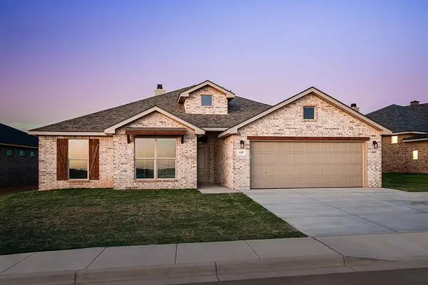 1204 E 32nd Street, Wolfforth, TX 79382