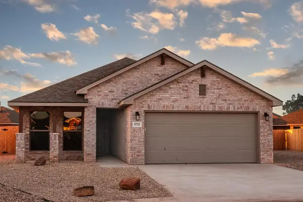2006 Farmhouse Avenue, Wolfforth, TX 79382