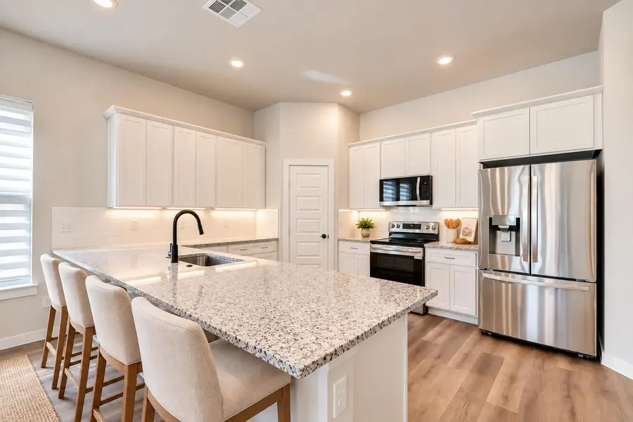 309 E 24th Street, Wolfforth, TX 79382 - #2